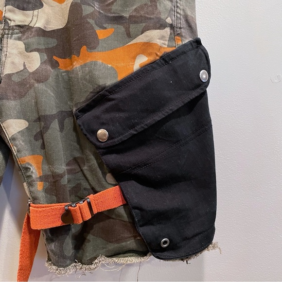 Jordan Craig Travis Cargo Shorts in Woodland - Picture 2 of 12